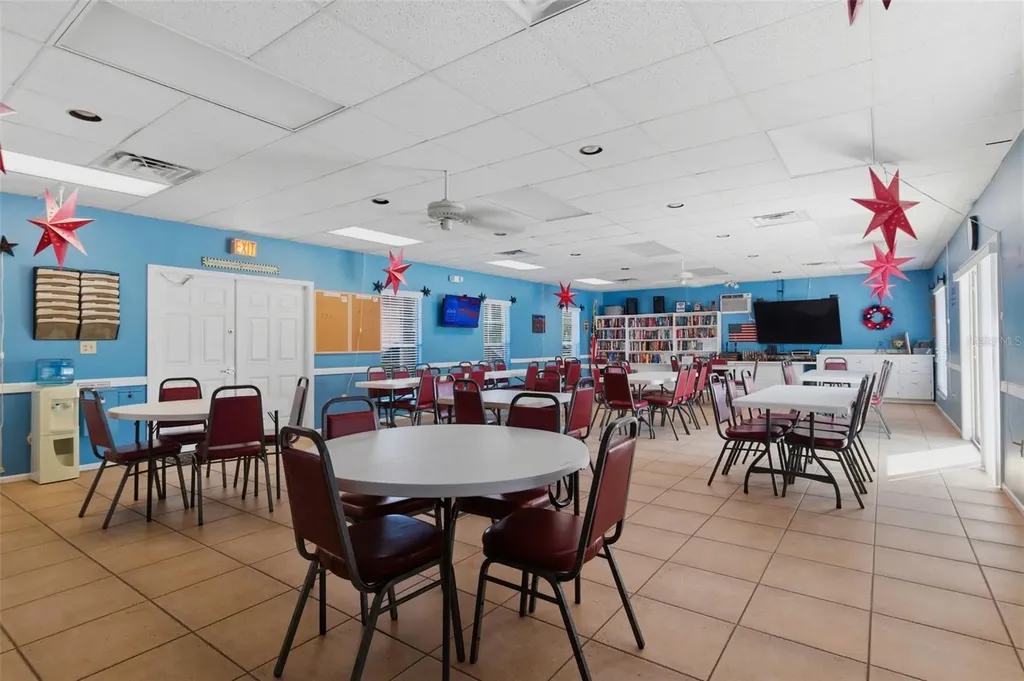 3810 37th Street S St Petersburg FL 33711