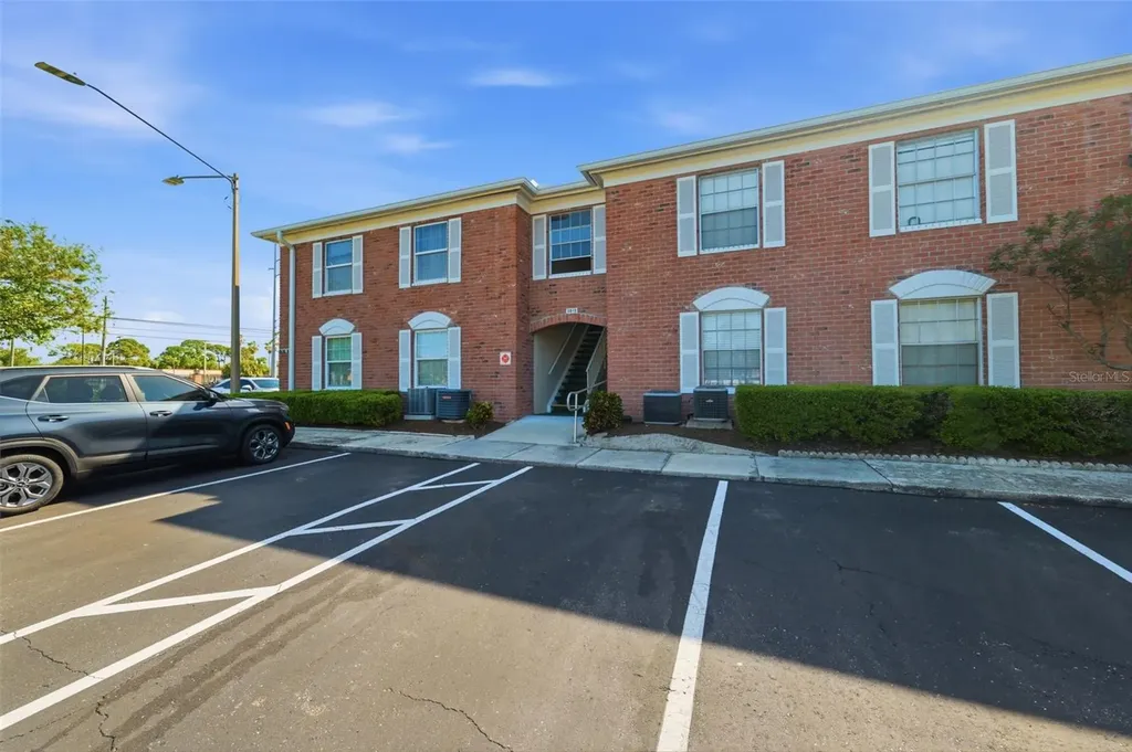 3810 37th Street S St Petersburg FL 33711