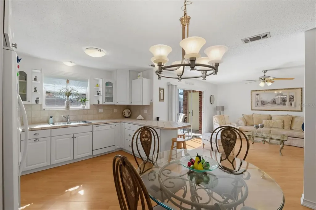 3810 37th Street S St Petersburg FL 33711