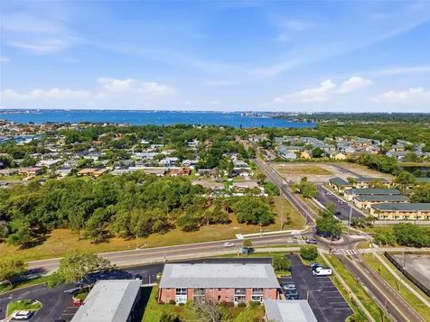 3810 37th Street S St Petersburg FL 33711