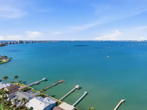 3810 37th Street S St Petersburg FL 33711