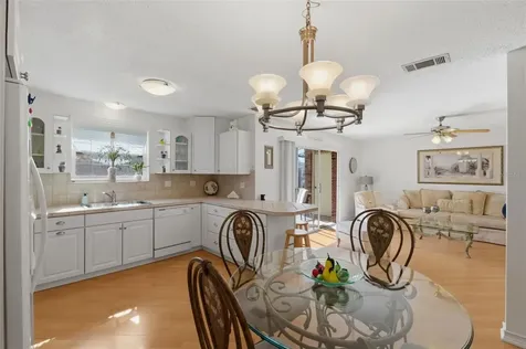 3810 37th Street S St Petersburg FL 33711