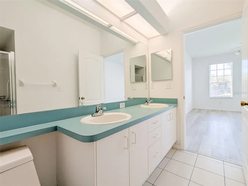 208 Hemingway Drive Oldsmar FL 34677