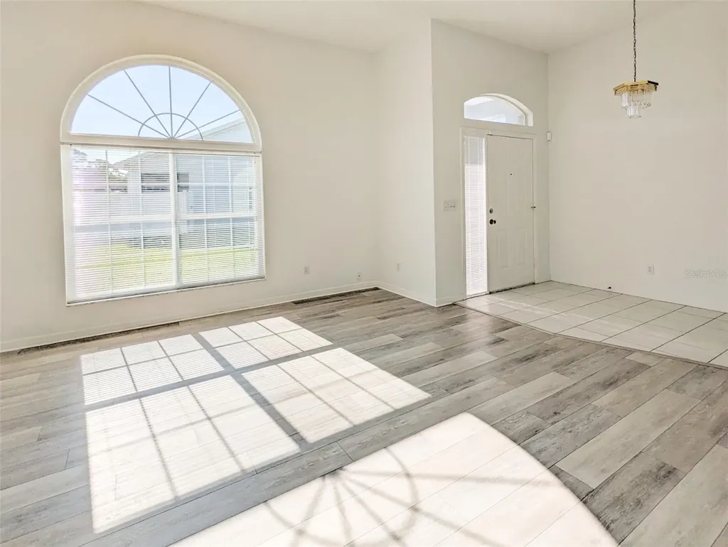 208 Hemingway Drive Oldsmar FL 34677