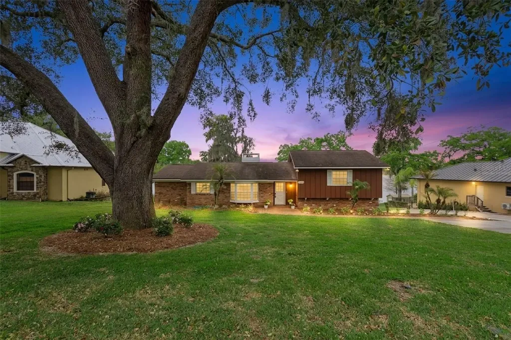2874 E Crooked Lake Drive Eustis FL 32726