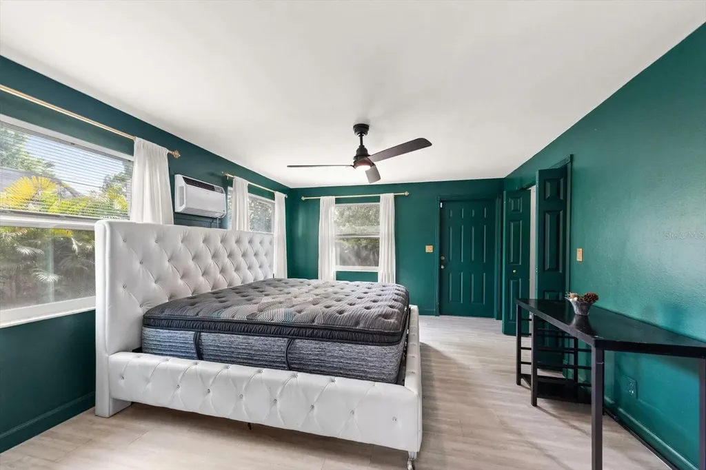 611 11th Street NW Largo FL 33770