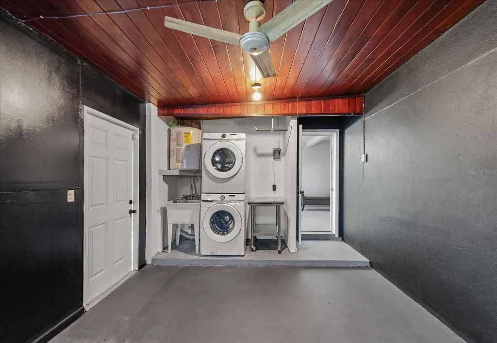 611 11th Street NW Largo FL 33770