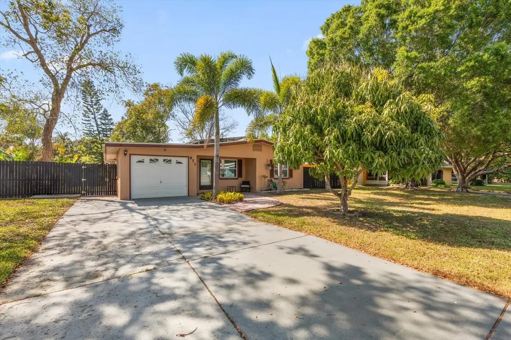 611 11th Street NW Largo FL 33770