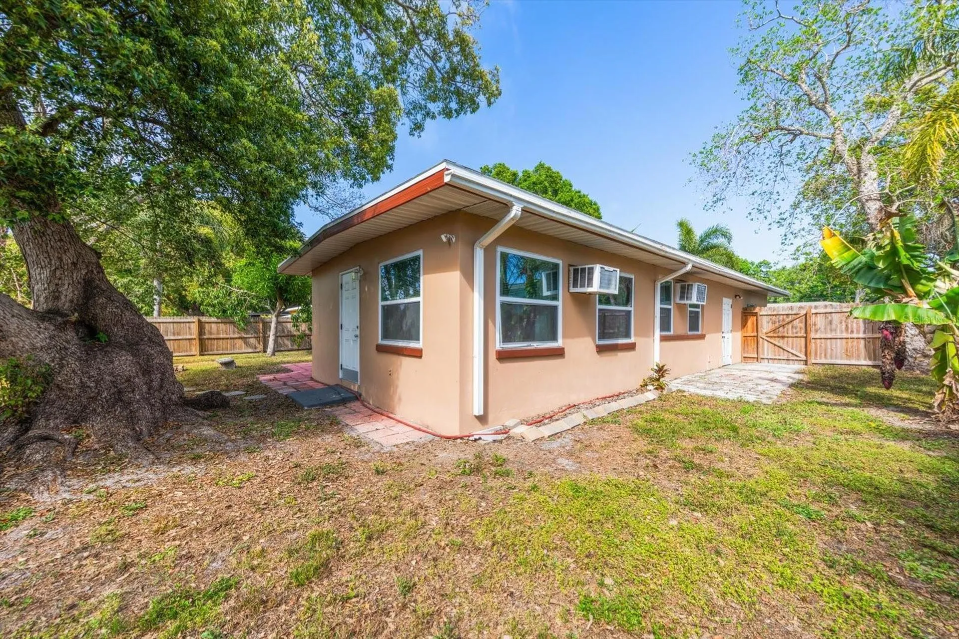 611 11th Street NW Largo FL 33770