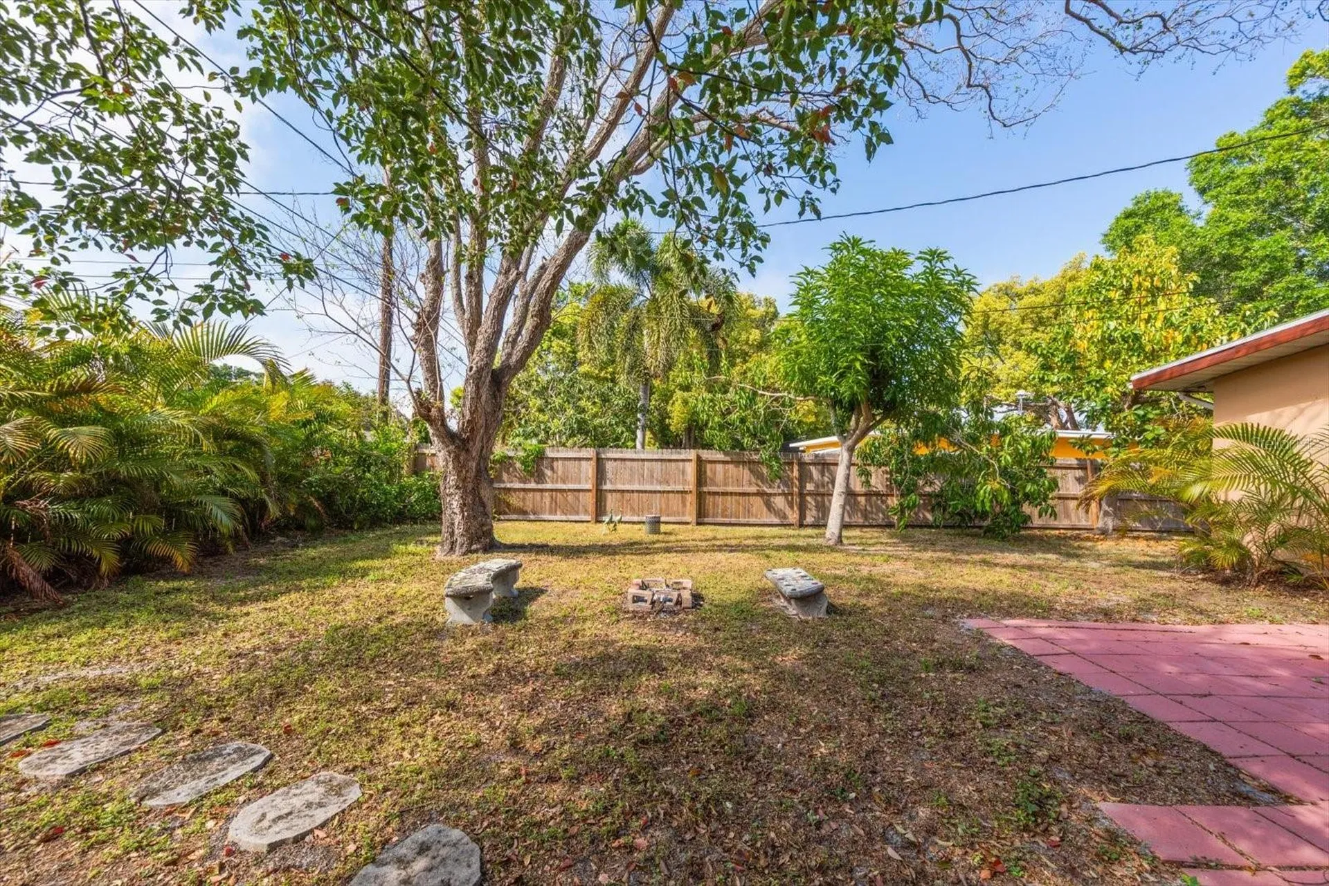 611 11th Street NW Largo FL 33770