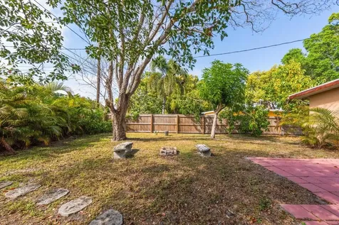 611 11th Street NW Largo FL 33770