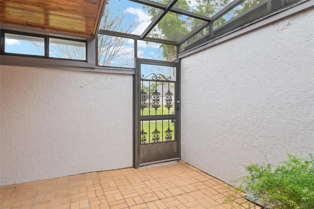 2064 SE 37th Court Circle Ocala FL 34471