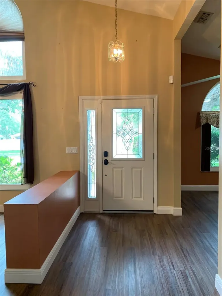 4605 Oak River Circle Valrico FL 33596