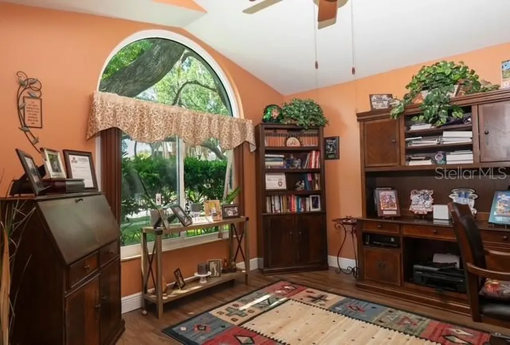 4605 Oak River Circle Valrico FL 33596