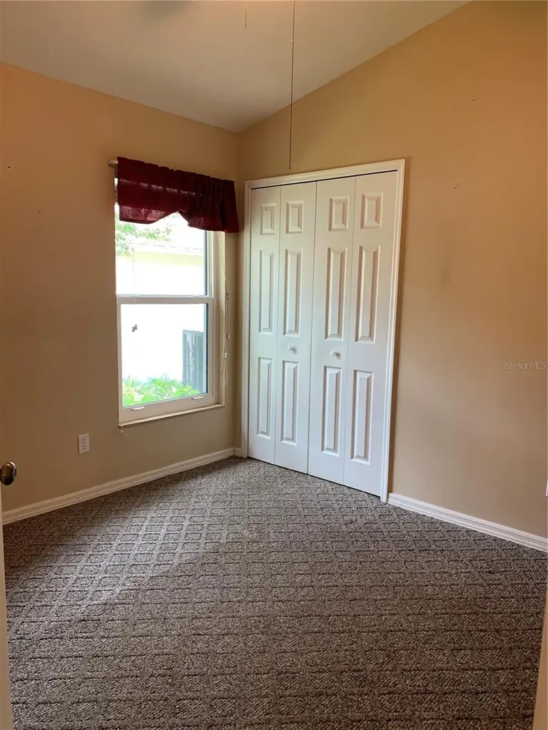 4605 Oak River Circle Valrico FL 33596