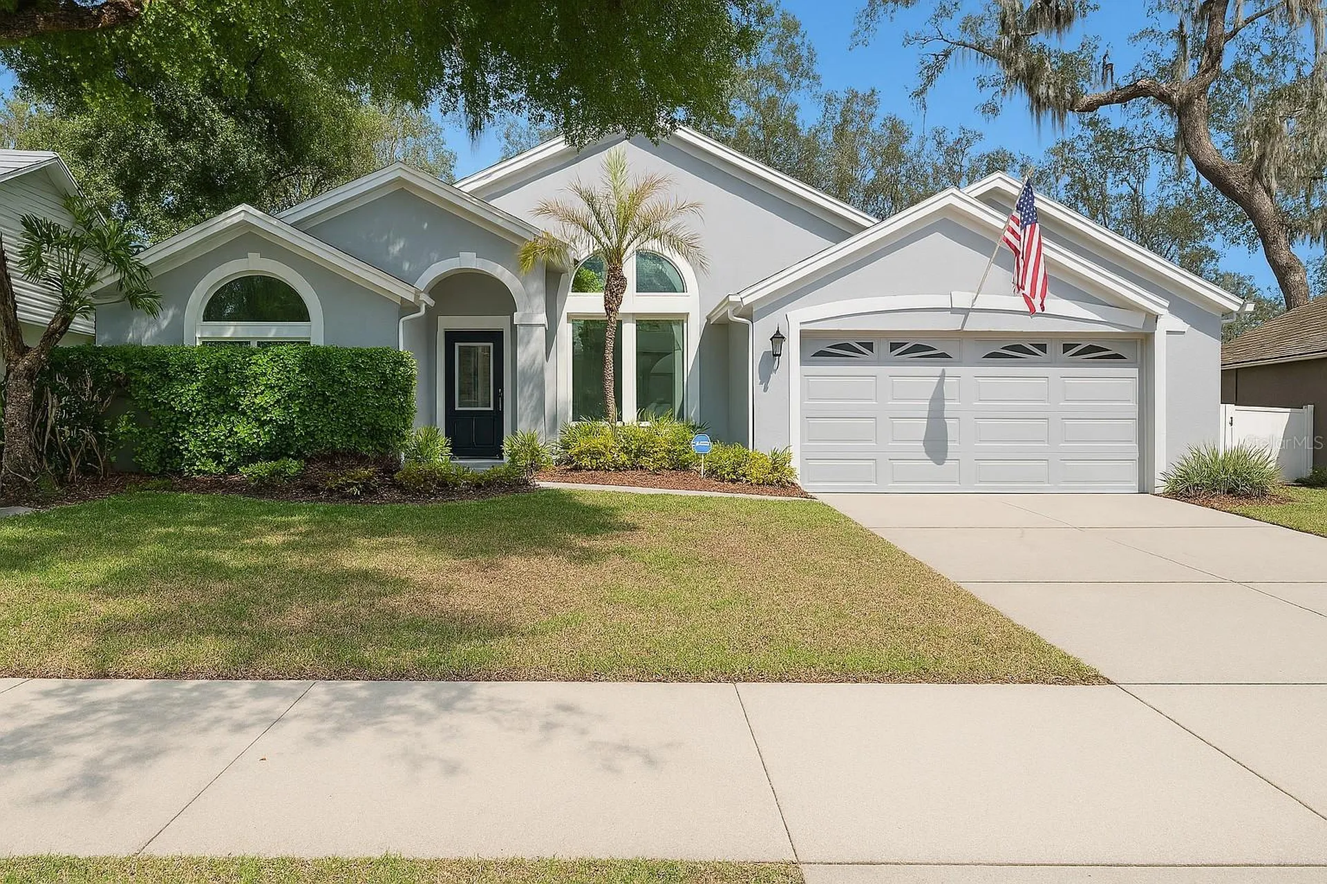 4605 Oak River Circle Valrico FL 33596