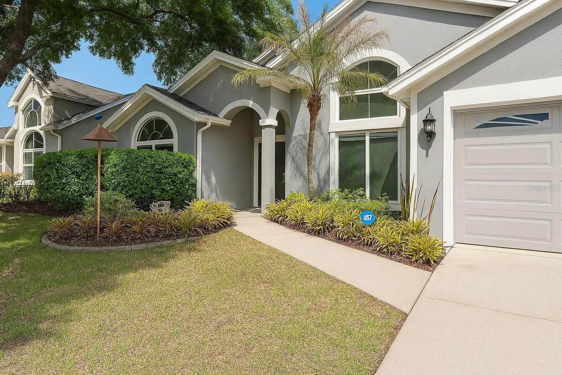 4605 Oak River Circle Valrico FL 33596