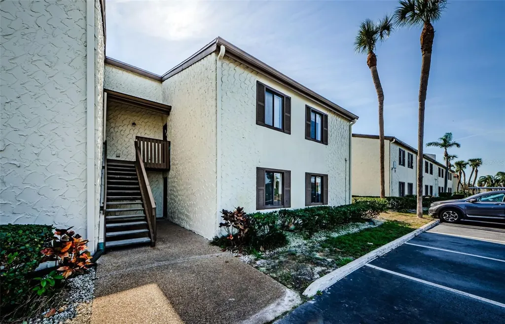 722 116th Avenue N St Petersburg FL 33716