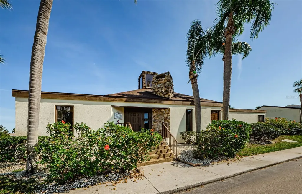 722 116th Avenue N St Petersburg FL 33716