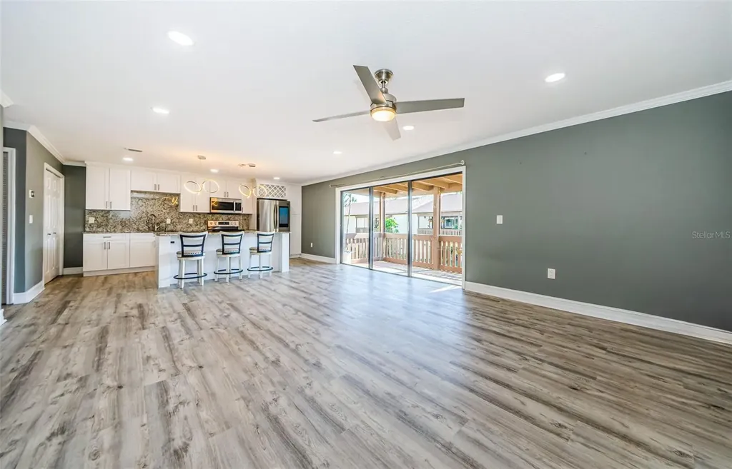 722 116th Avenue N St Petersburg FL 33716