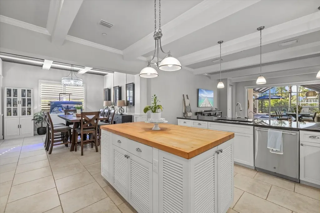 4503 5th Avenue NE Bradenton FL 34208