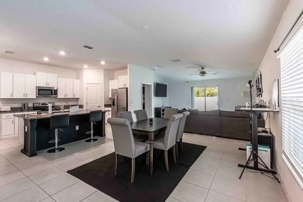 1658 Red Loop Lakeland FL 33801