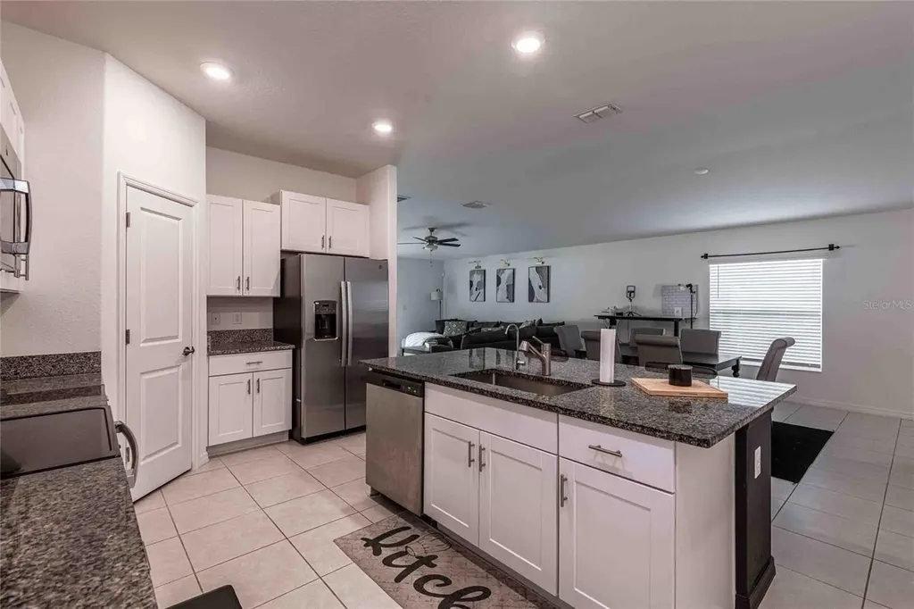 1658 Red Loop Lakeland FL 33801