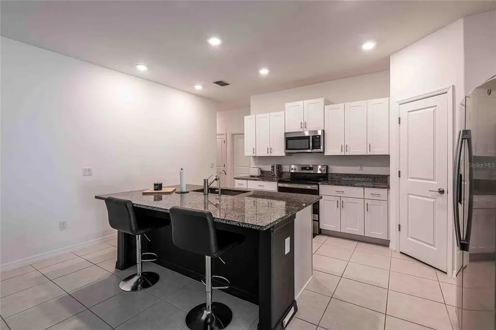 1658 Red Loop Lakeland FL 33801