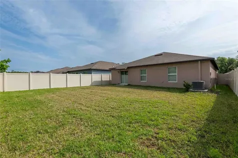 1658 Red Loop Lakeland FL 33801