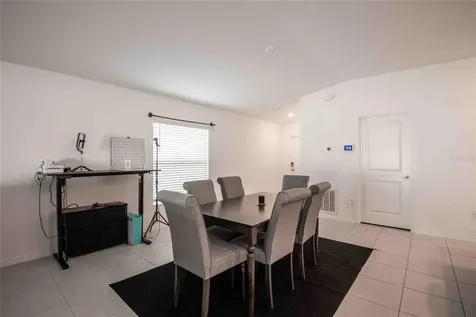 1658 Red Loop Lakeland FL 33801