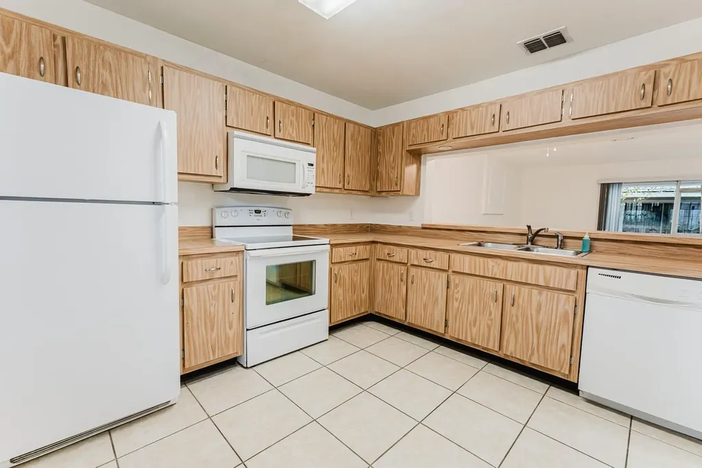 6030 Scotchwood Glen Orlando FL 32822