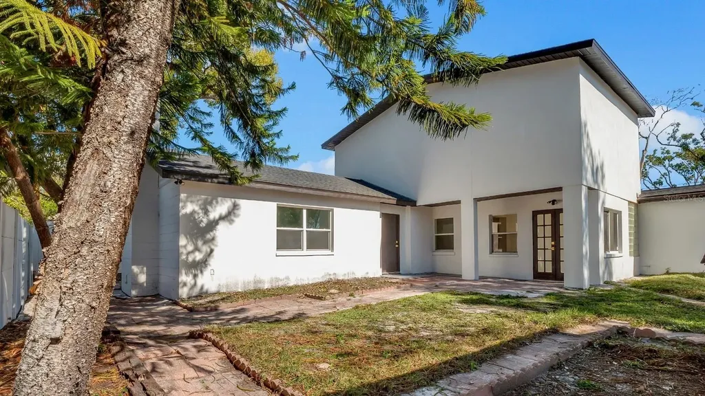 8641 May Circle Tampa FL 33614