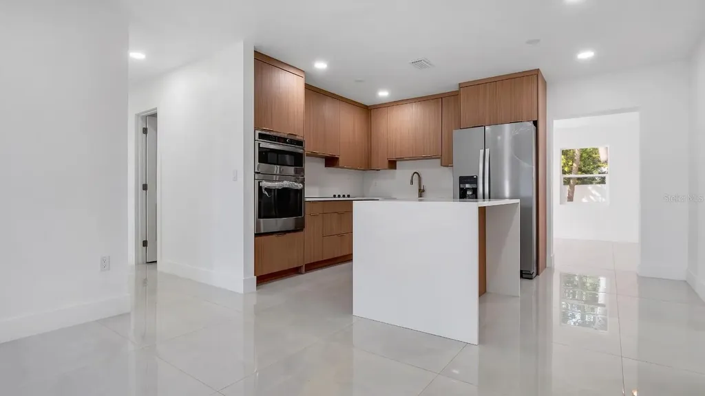 8641 May Circle Tampa FL 33614
