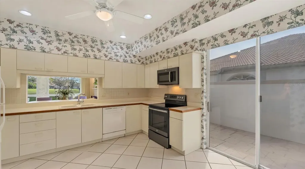 3864 Chatsworth Greene Court Sarasota FL 34235