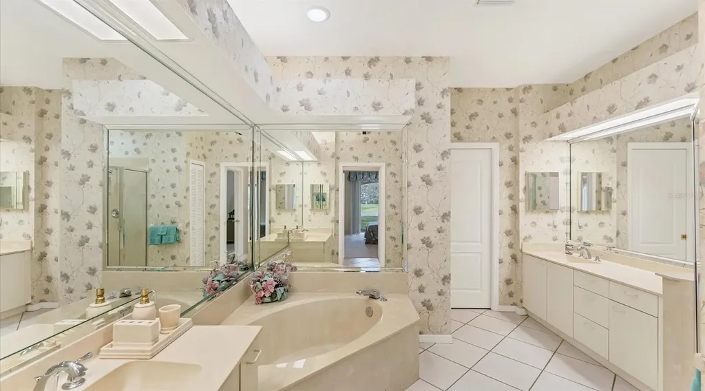 3864 Chatsworth Greene Court Sarasota FL 34235
