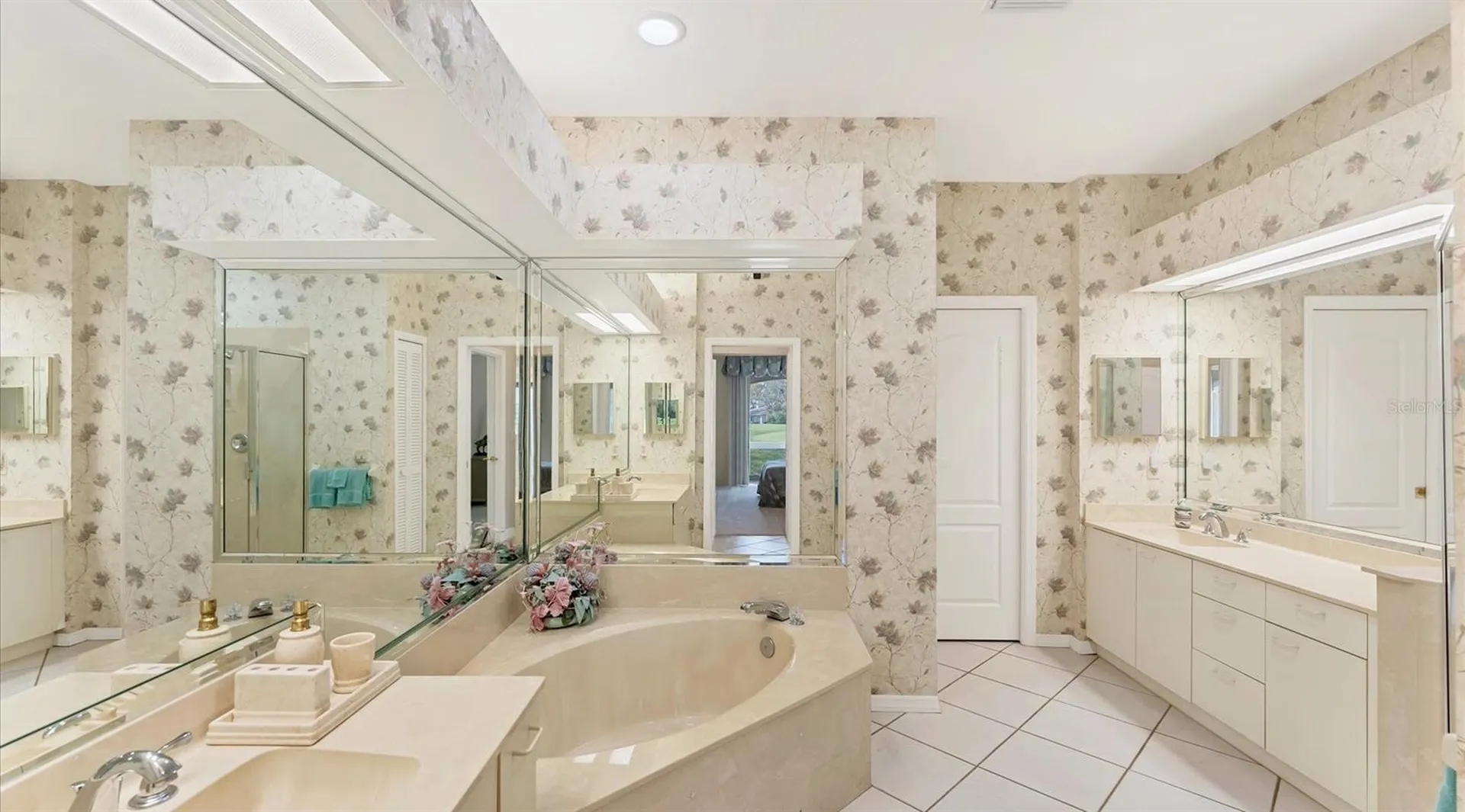 3864 Chatsworth Greene Court Sarasota FL 34235