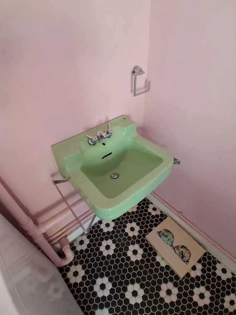 3372 Mayflower Street Sarasota FL 34231