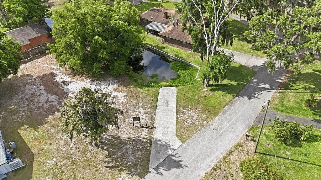 10829 Margaret Drive Tavares FL 32778
