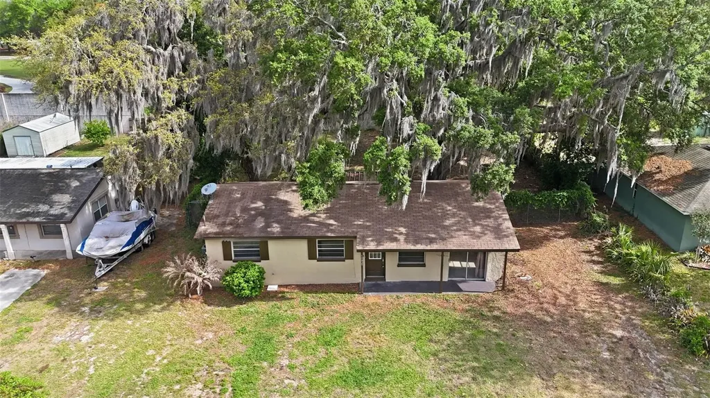 10829 Margaret Drive Tavares FL 32778