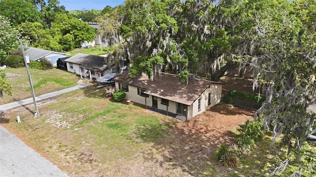 10829 Margaret Drive Tavares FL 32778