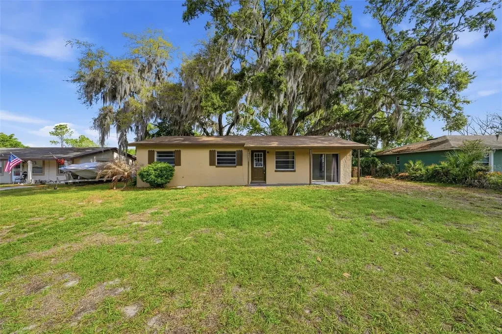10829 Margaret Drive Tavares FL 32778