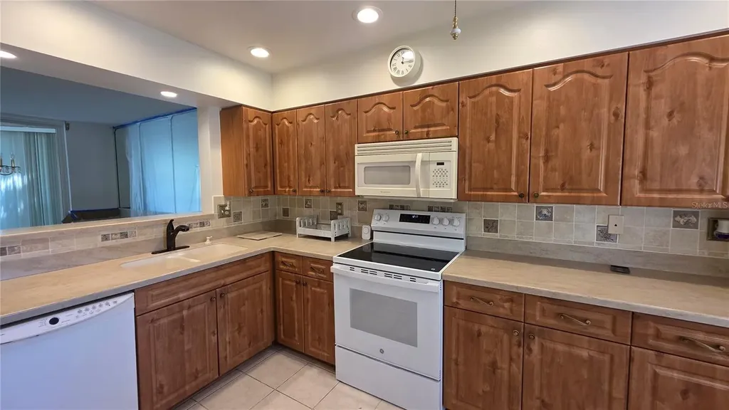 6101 34th Street W Bradenton FL 34210