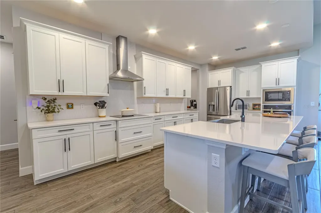 132 Lake Drive Oviedo FL 32765