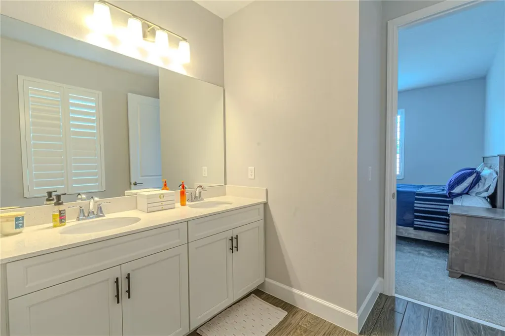 132 Lake Drive Oviedo FL 32765
