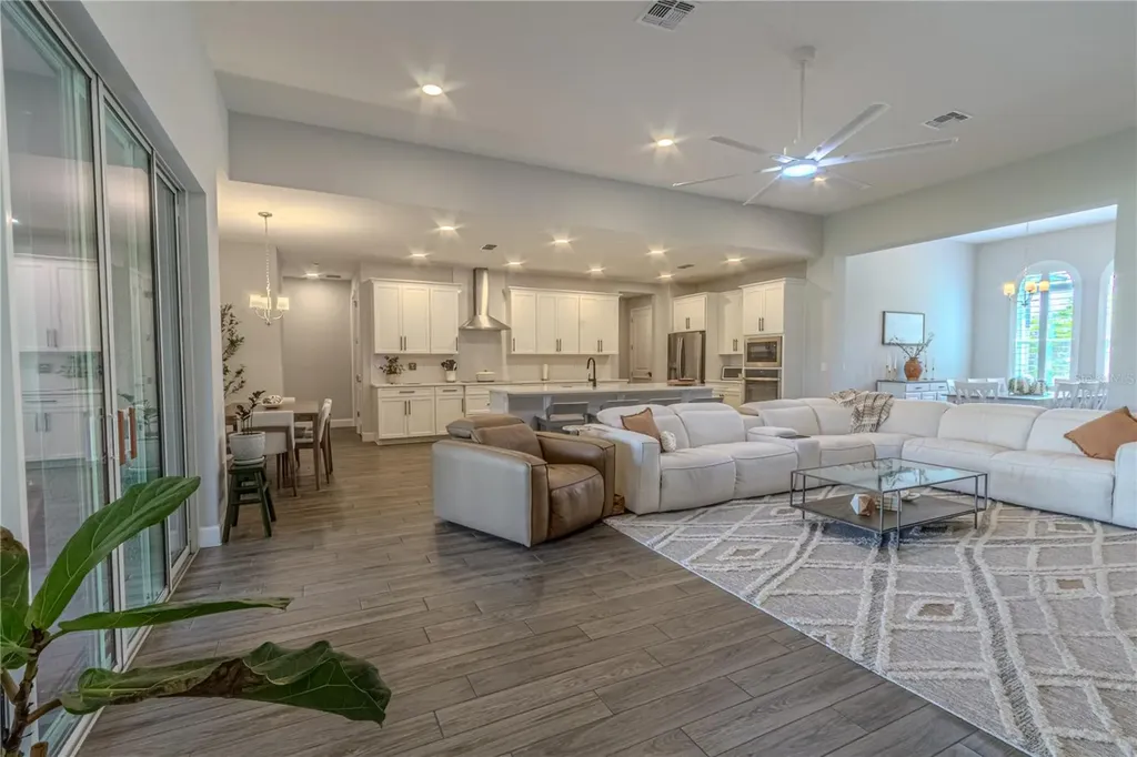 132 Lake Drive Oviedo FL 32765