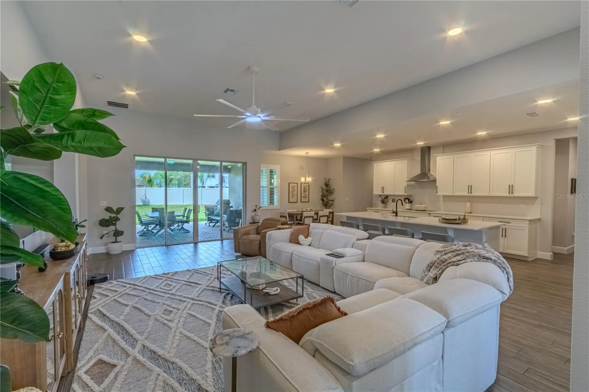 132 Lake Drive Oviedo FL 32765
