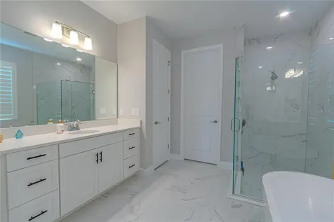 132 Lake Drive Oviedo FL 32765