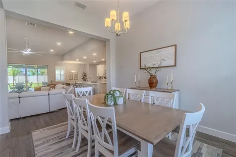 132 Lake Drive Oviedo FL 32765
