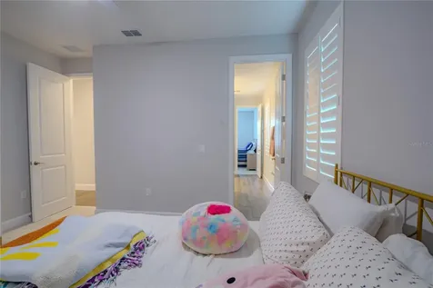 132 Lake Drive Oviedo FL 32765