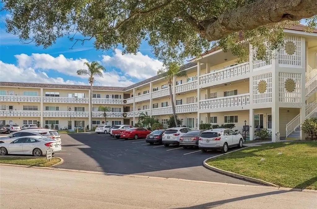 2451 Canadian Way Clearwater FL 33763